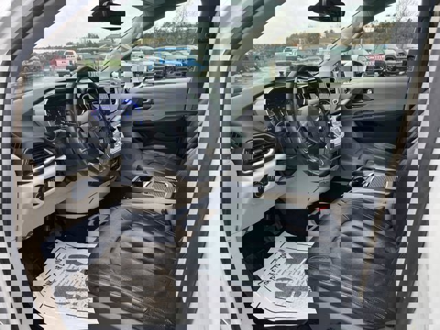 Used 2022 Chrysler Pacifica Touring-L image 12