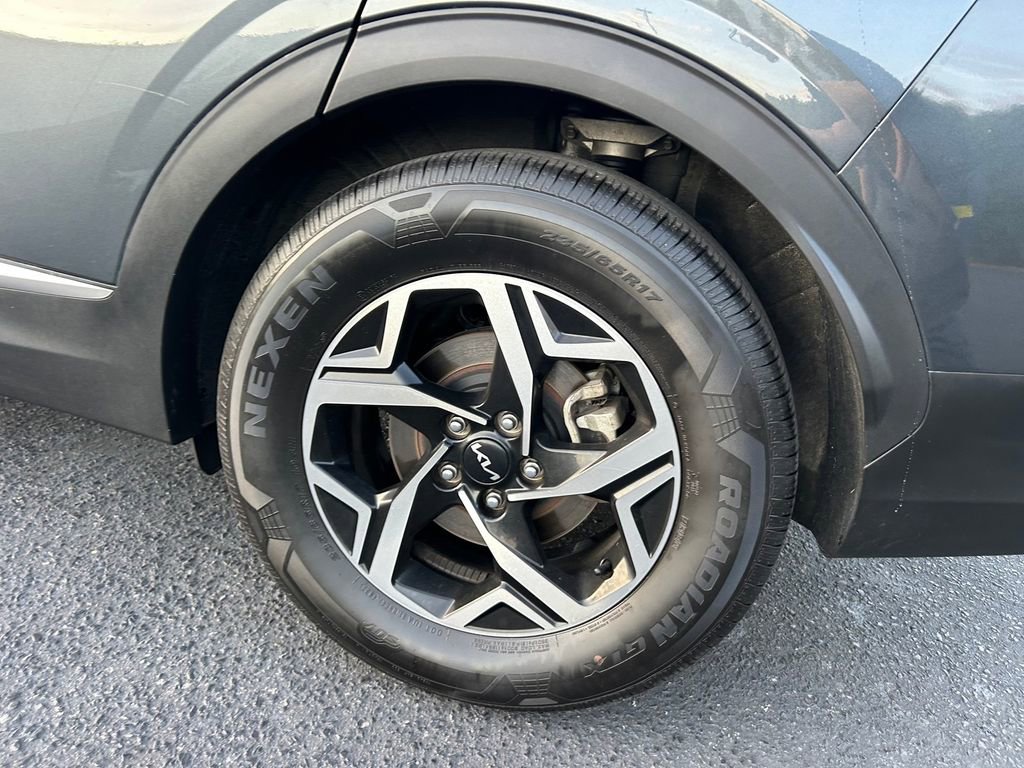 Used 2024 Kia Sportage LX image 12
