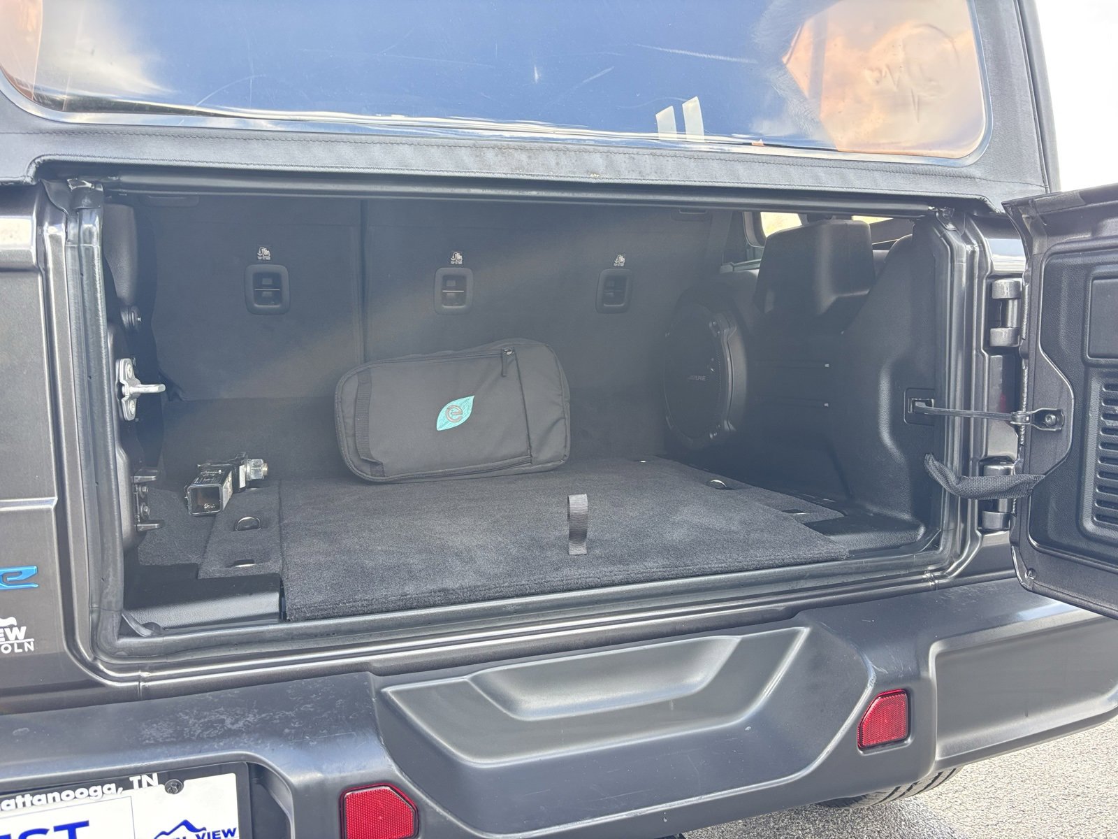 Used 2021 Jeep Wrangler Unlimited Sahara w/ Cold Weather Group image 18