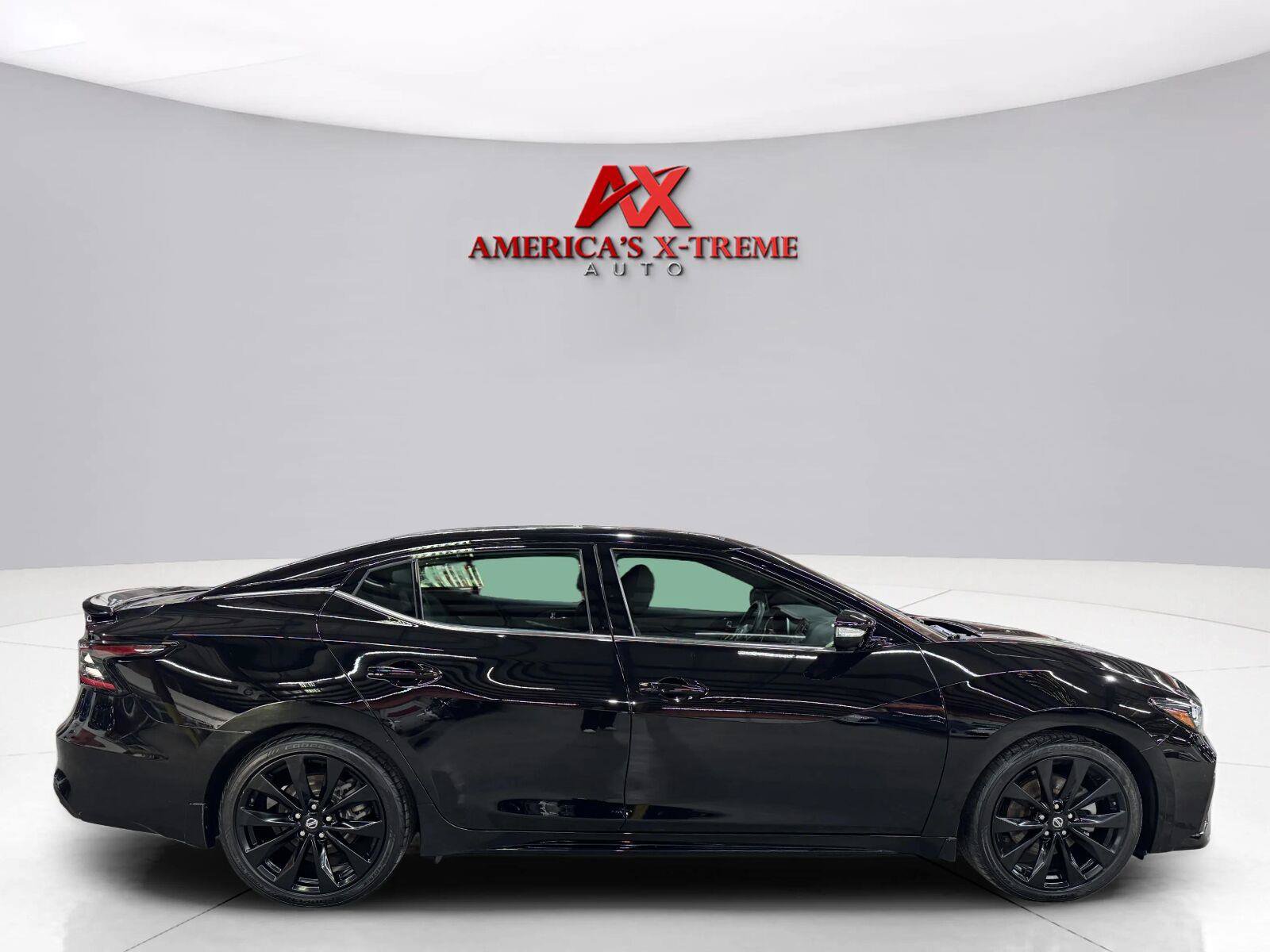 Used 2021 Nissan Maxima SR w/ Sport Mat Group FWD image 8