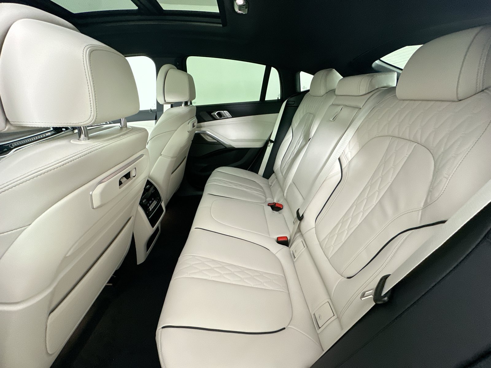 New 2027 BMW X6 xDrive40i AWD/4WD image 38