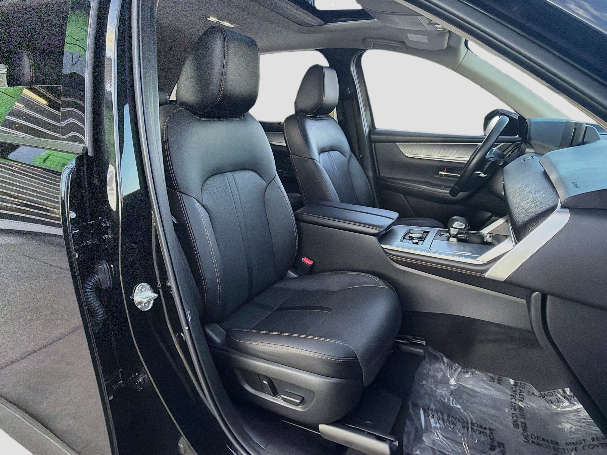 Used 2024 MAZDA CX-90 Plug-In Hybrid w/ Preferred AWD/4WD image 34