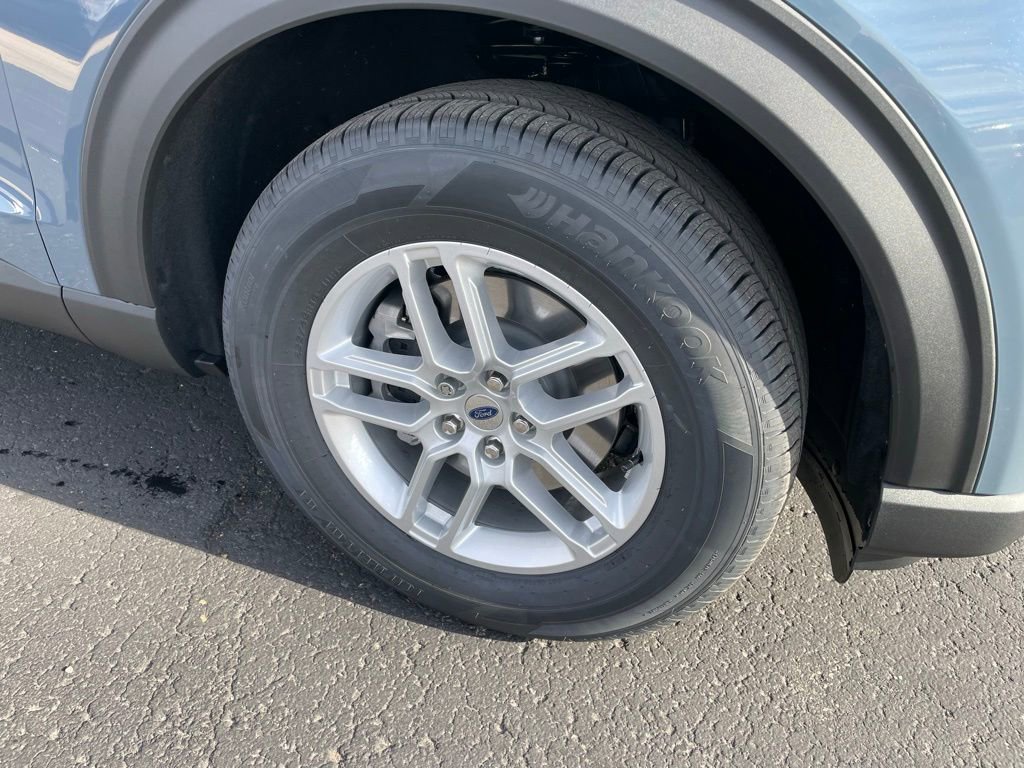 New 2026 Ford Explorer Active image 3