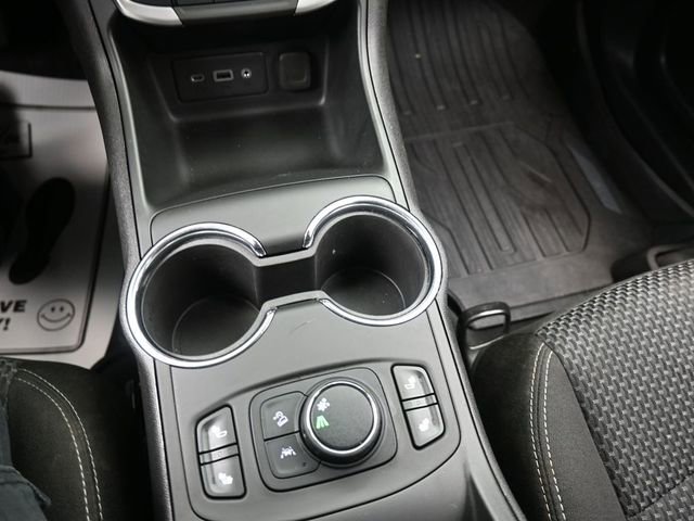 Used 2023 GMC Terrain SLE w/ Driver Convenience Package image 11