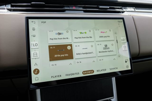 New 2026 Land Rover Range Rover SE AWD/4WD image 38
