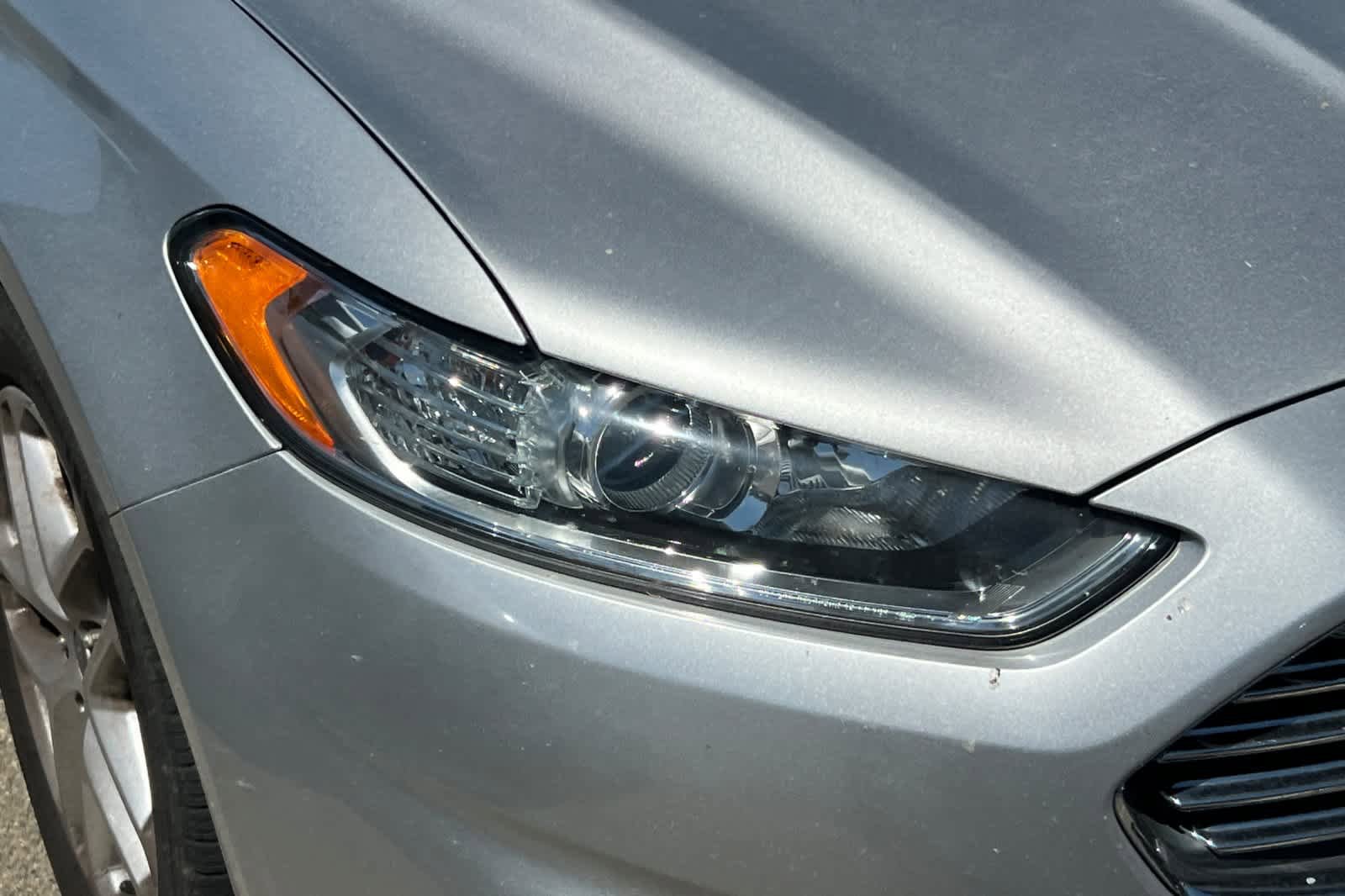 Used 2016 Ford Fusion SE FWD image 14