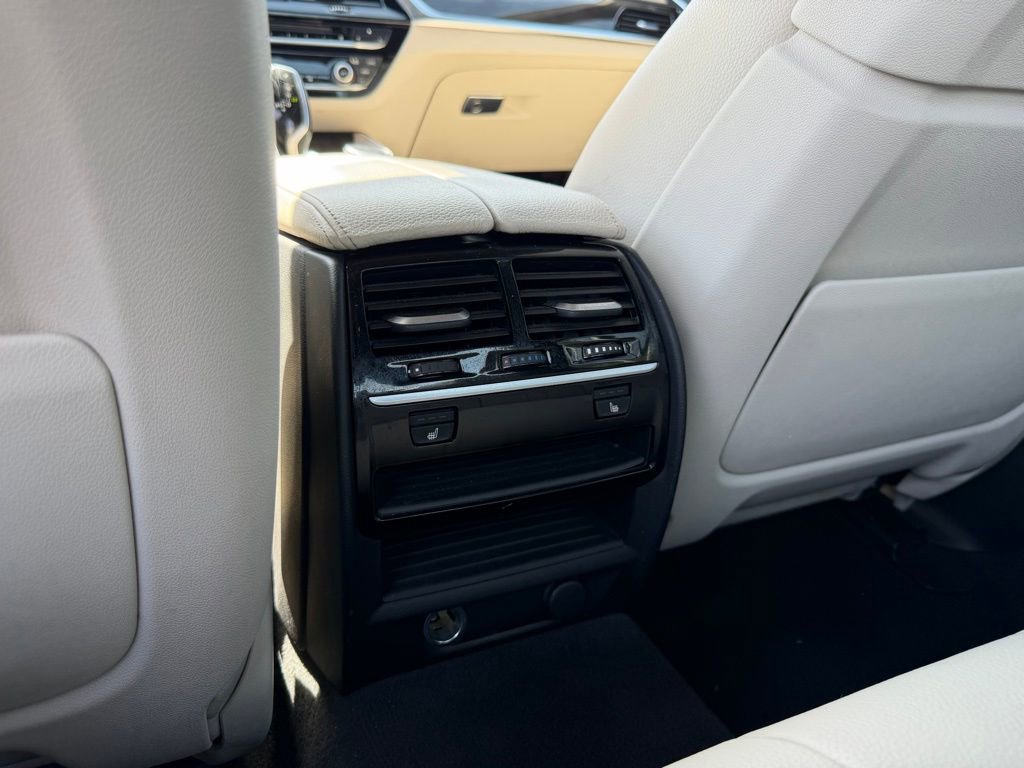 Used 2017 BMW 540i xDrive image 26