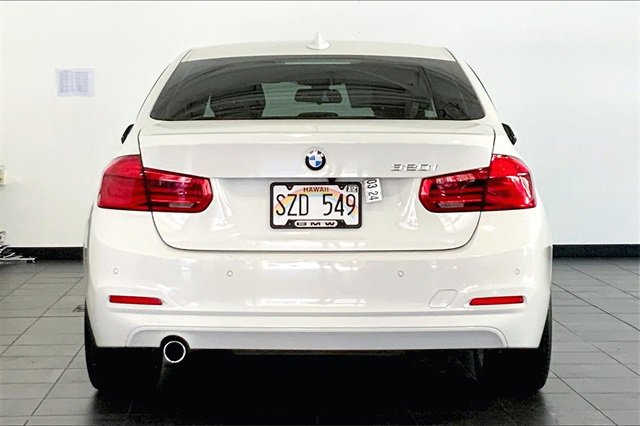 Used 2017 BMW 320i Sedan image 4