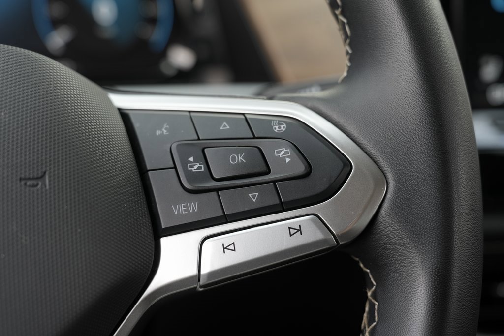 Used 2024 Volkswagen Atlas SE image 48