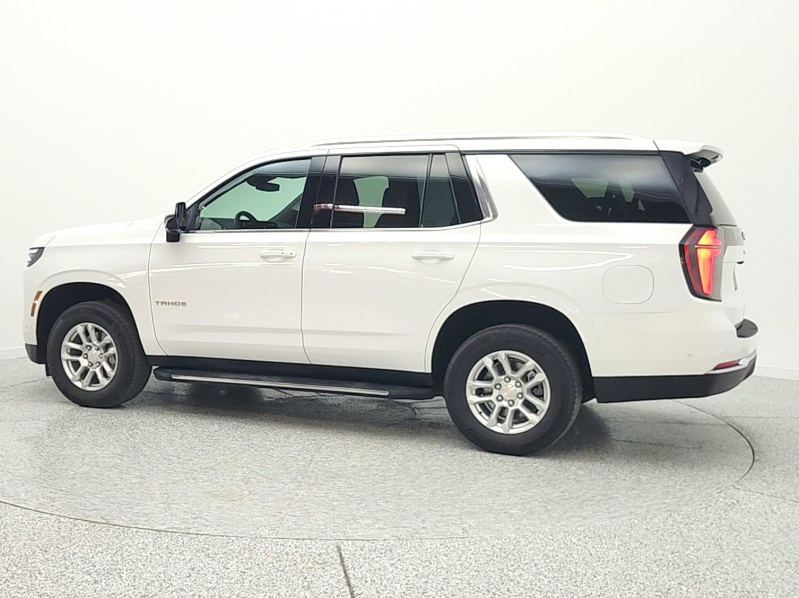 Used 2025 Chevrolet Tahoe LT AWD/4WD image 8