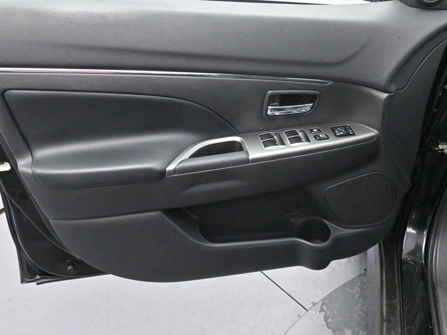 Used 2022 Mitsubishi Outlander Sport SE image 11