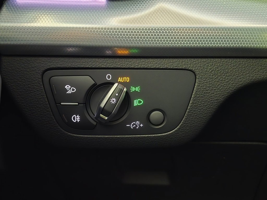 Certified 2025 Audi Q5 2.0T Premium Plus w/ Premium Plus Package image 29