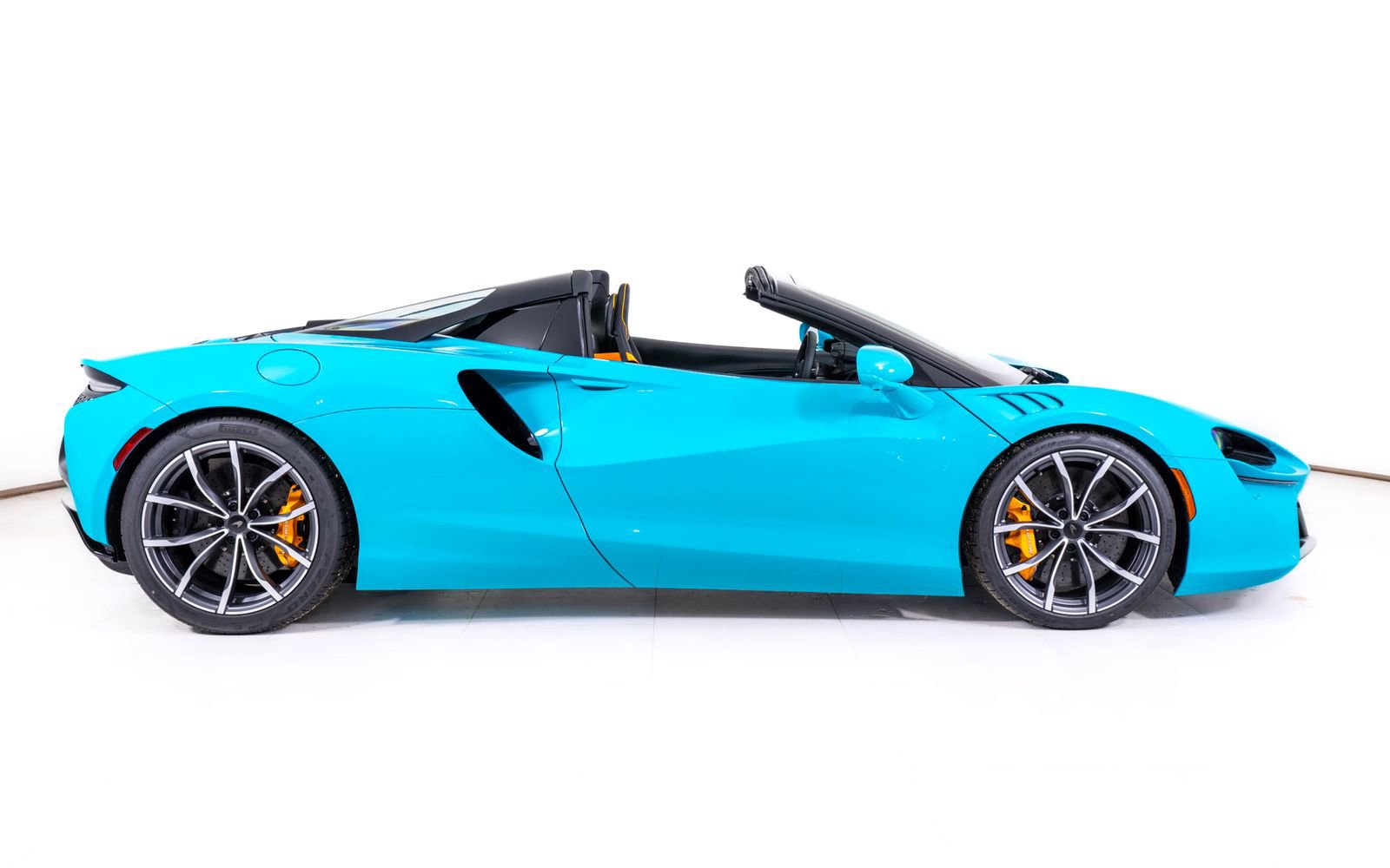 New 2026 McLaren Artura Spider image 8