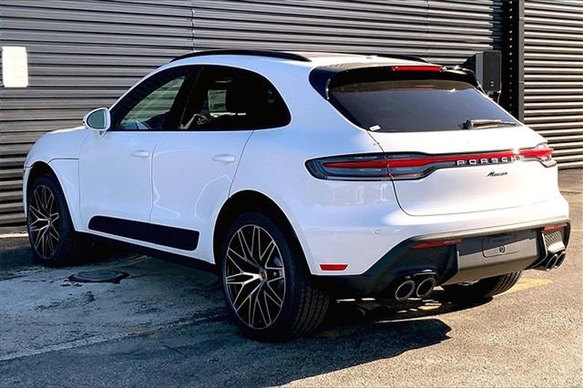 Certified 2026 Porsche Macan AWD/4WD image 3