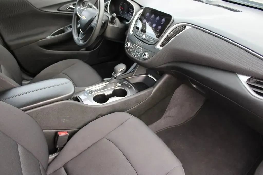 Used 2024 Chevrolet Malibu LS image 18
