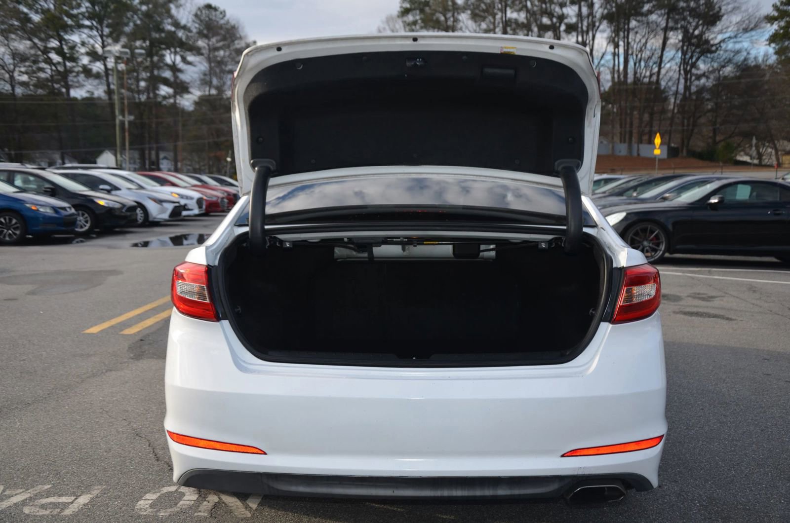 Used 2016 Hyundai Sonata SE w/ Cargo Package image 14