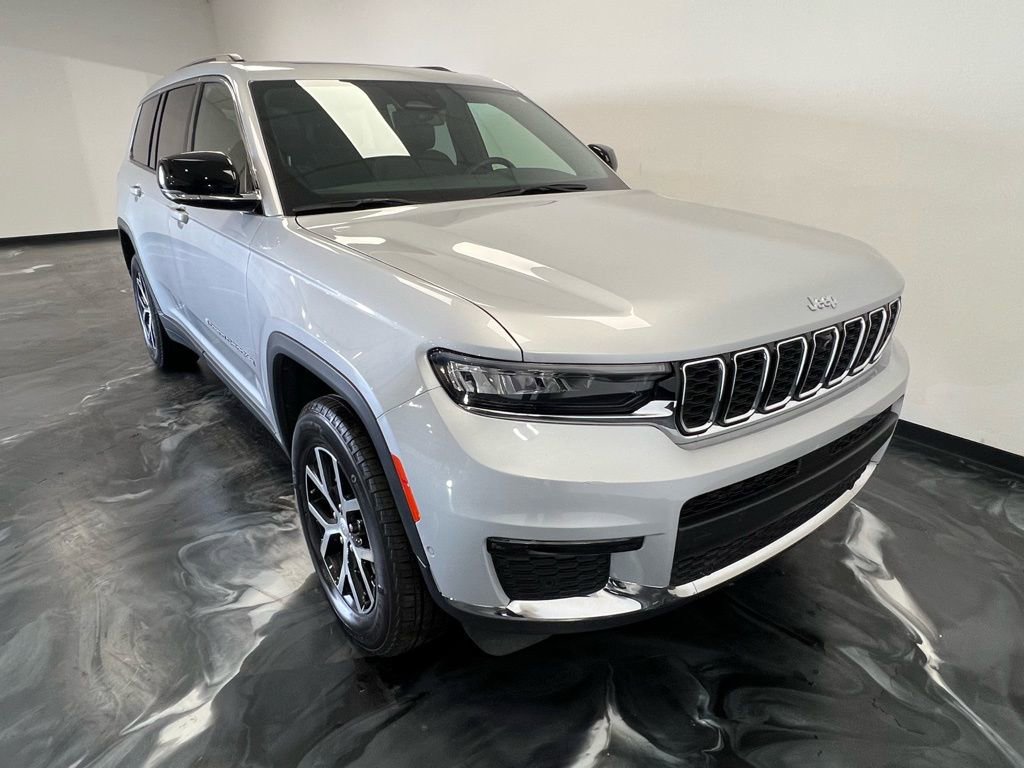 Used 2024 Jeep Grand Cherokee L Limited w/ Luxury Tech Group II AWD/4WD image 18