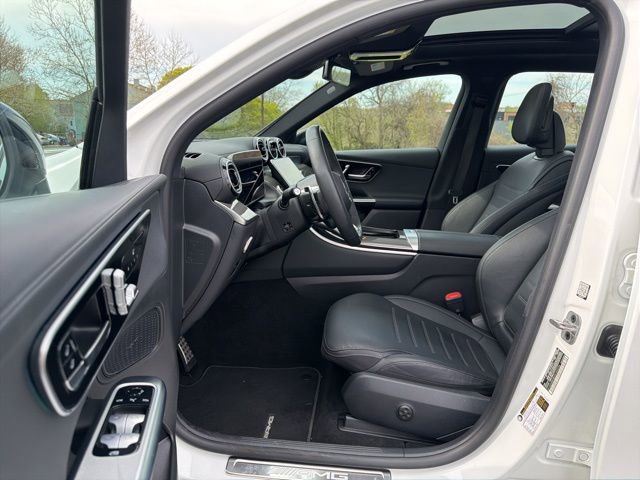 Used 2025 Mercedes-Benz GLC 43 AMG 4MATIC image 12