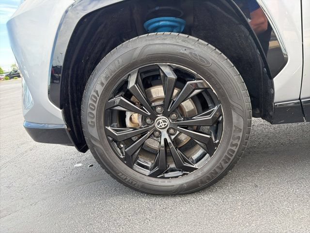 Used 2022 Toyota RAV4 XSE w/ XSE Grade Weather Package AWD/4WD image 12
