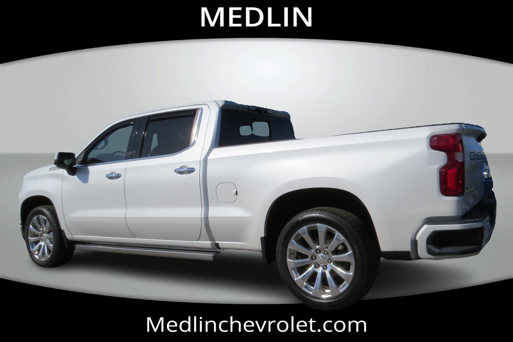 Used 2020 Chevrolet Silverado 1500 High Country w/ Technology Package AWD/4WD image 6