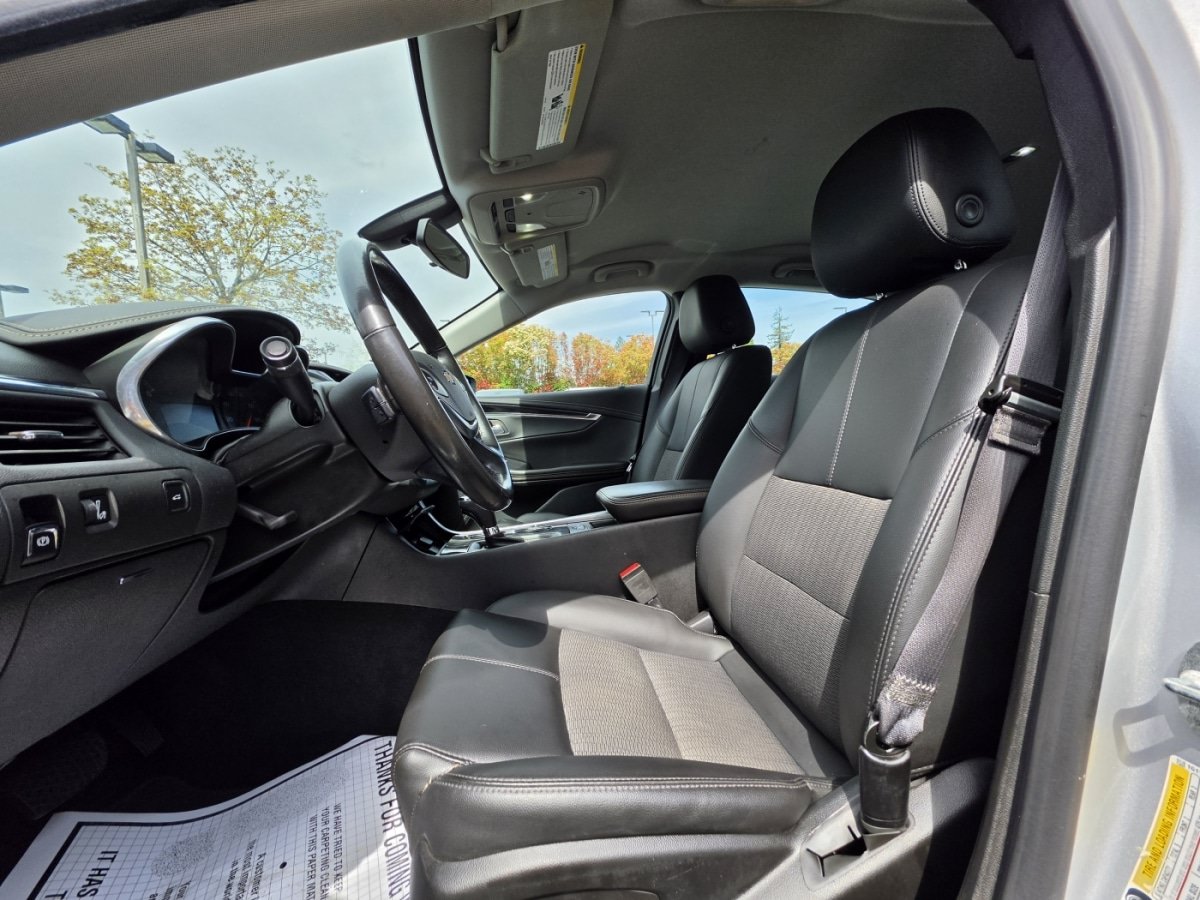 Used 2018 Chevrolet Impala LT FWD image 15
