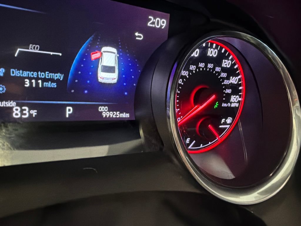 Used 2020 Toyota Camry XSE FWD image 4