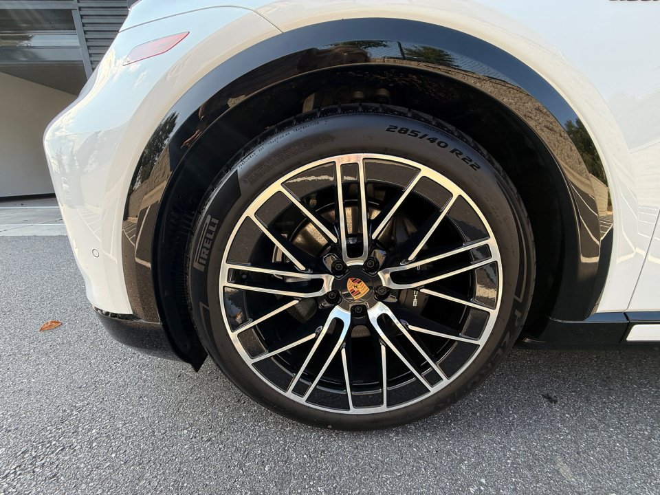 New 2026 Porsche Cayenne Electric AWD/4WD image 11