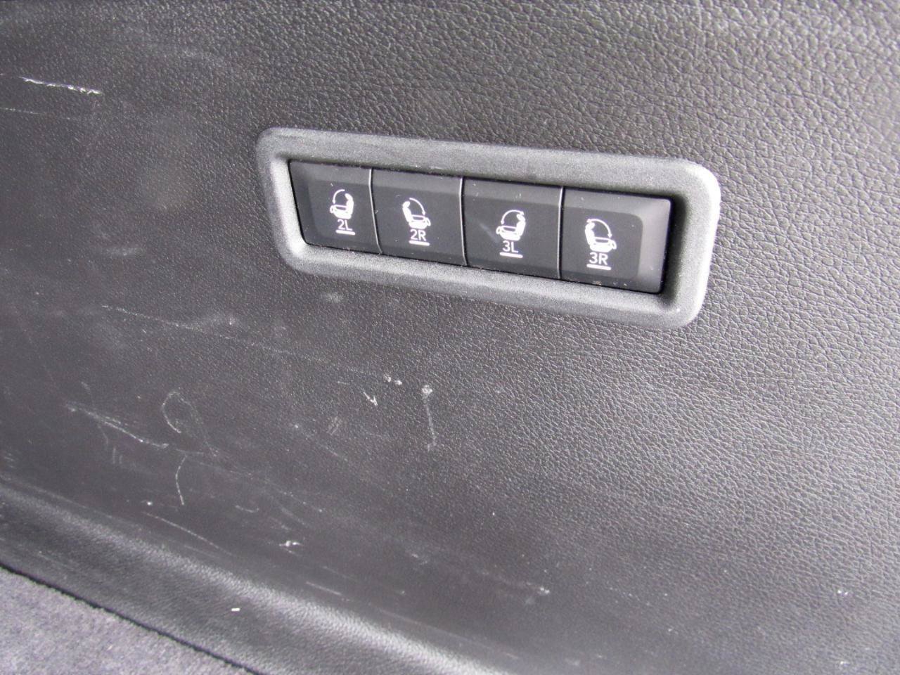 Used 2024 Jeep Wagoneer Series III AWD/4WD image 42