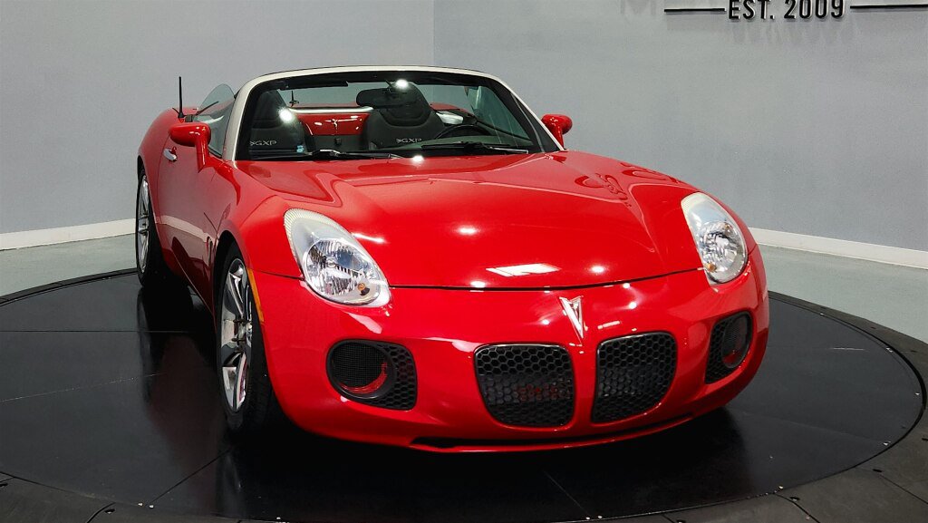 Used 2008 Pontiac Solstice GXP w/ Premium Package RWD image 3