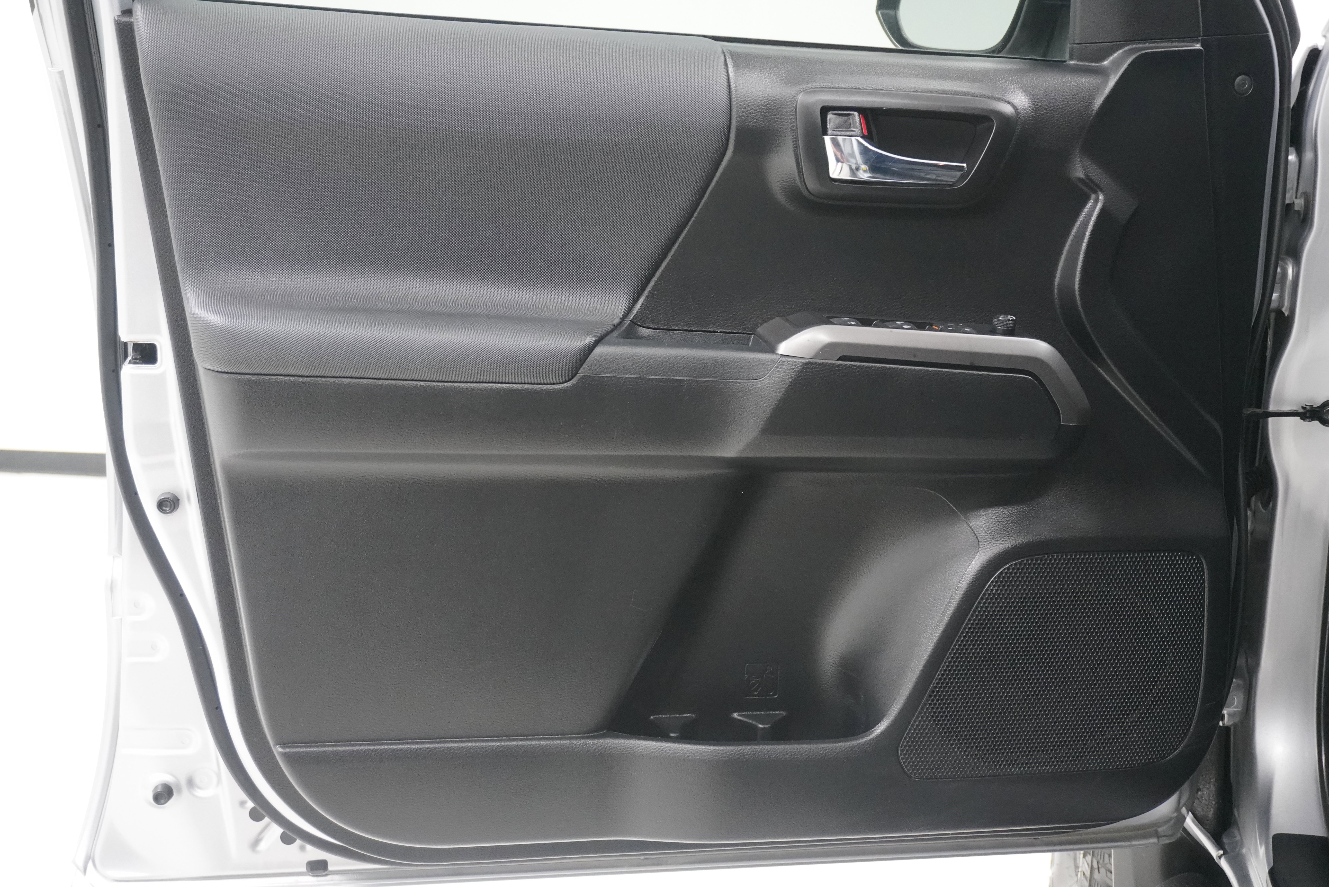 Used 2021 Toyota Tacoma TRD Off-Road image 14