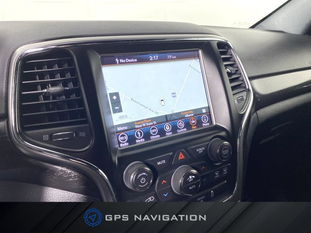 Used 2018 Jeep Grand Cherokee Laredo AWD/4WD image 2