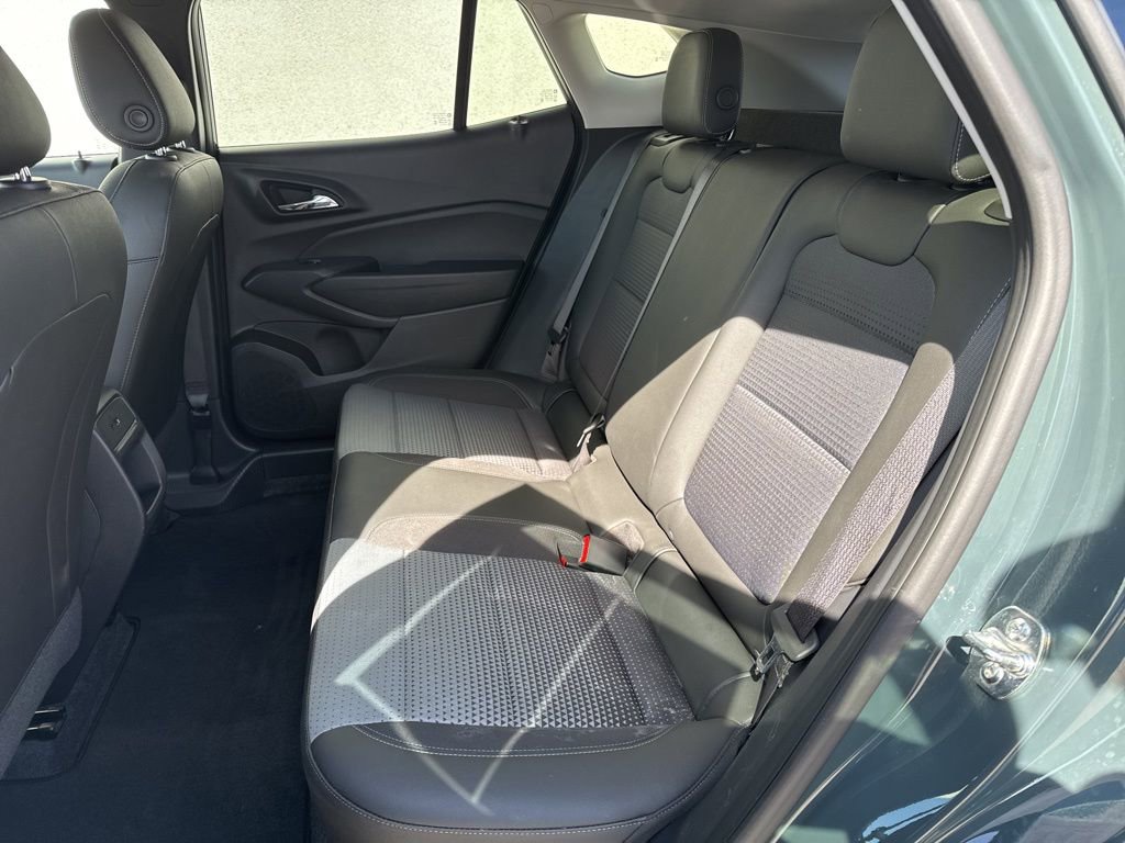 Used 2025 Chevrolet Trax LT image 22