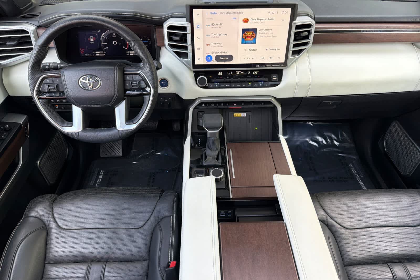 Used 2023 Toyota Sequoia Capstone AWD/4WD image 3