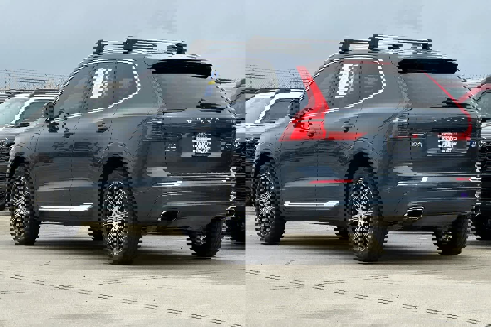 Used 2019 Volvo XC60 T8 Inscription w/ Protection Package Premier image 5