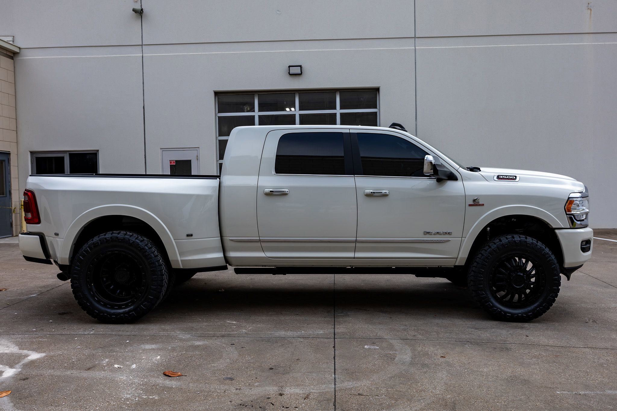 Used 2021 RAM 3500 Limited AWD/4WD image 11