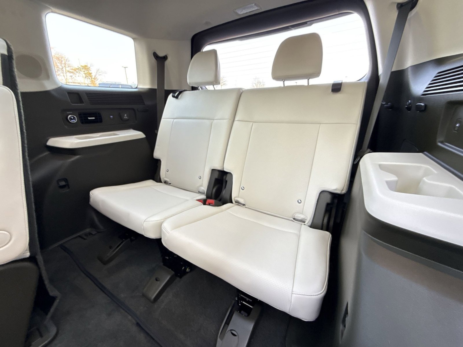 Used 2025 Hyundai Santa Fe Calligraphy image 26