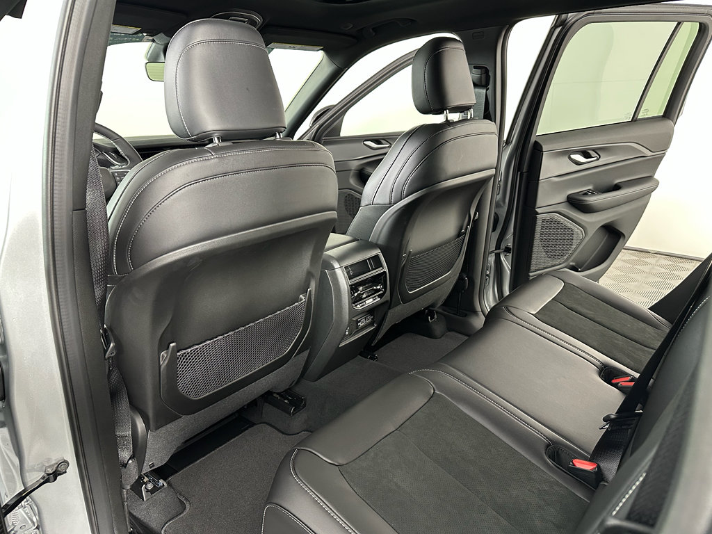 New 2025 Jeep Grand Cherokee Altitude AWD/4WD image 25