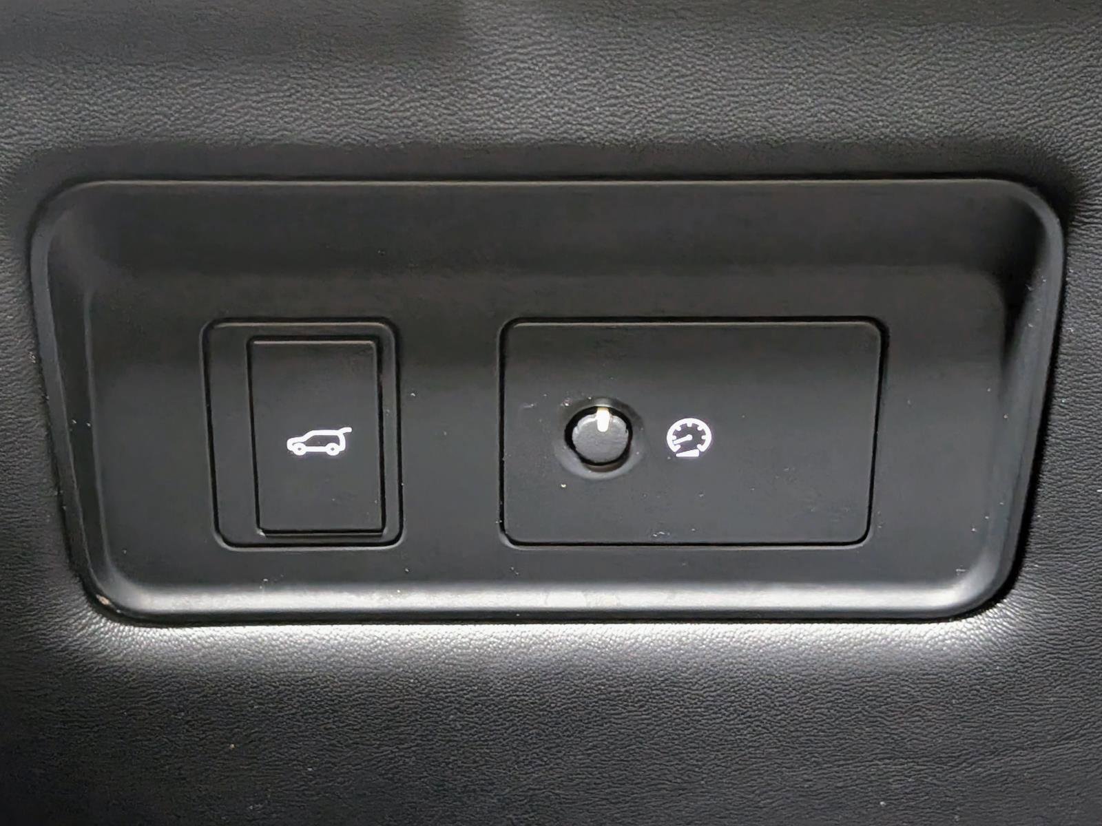 Used 2022 Land Rover Range Rover Autobiography image 32