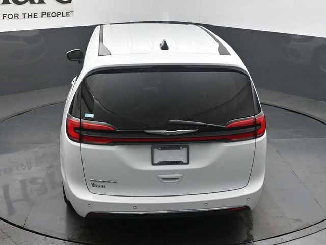 Used 2023 Chrysler Pacifica Touring-L FWD image 56
