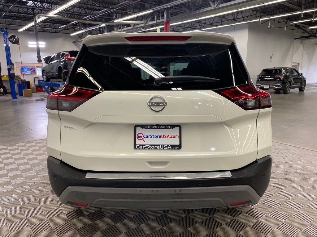 Used 2023 Nissan Rogue SV image 9