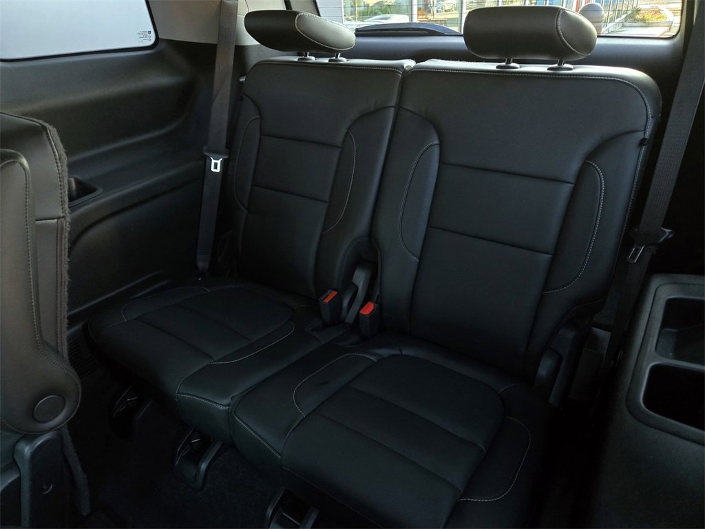 Used 2017 GMC Acadia SLT image 16