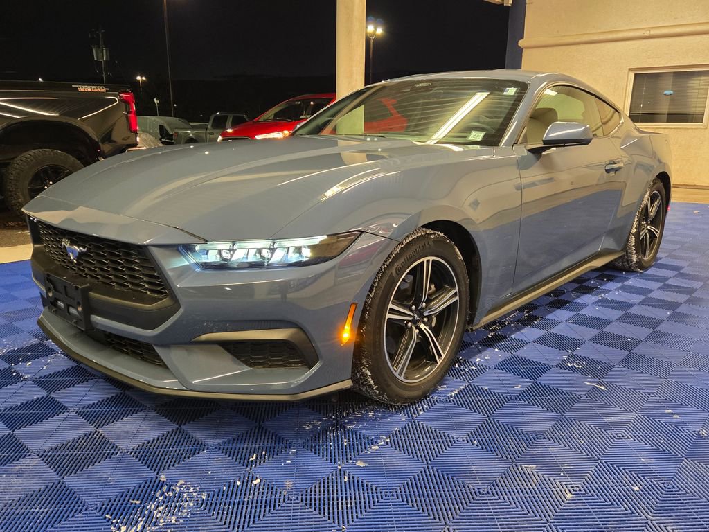 Used 2025 Ford Mustang EcoBoost image 3