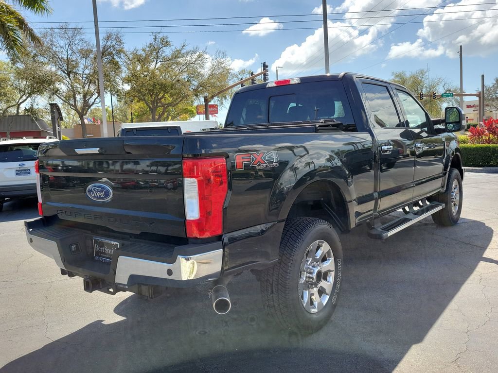 Used 2018 Ford F250 Lariat w/ Chrome Package image 3