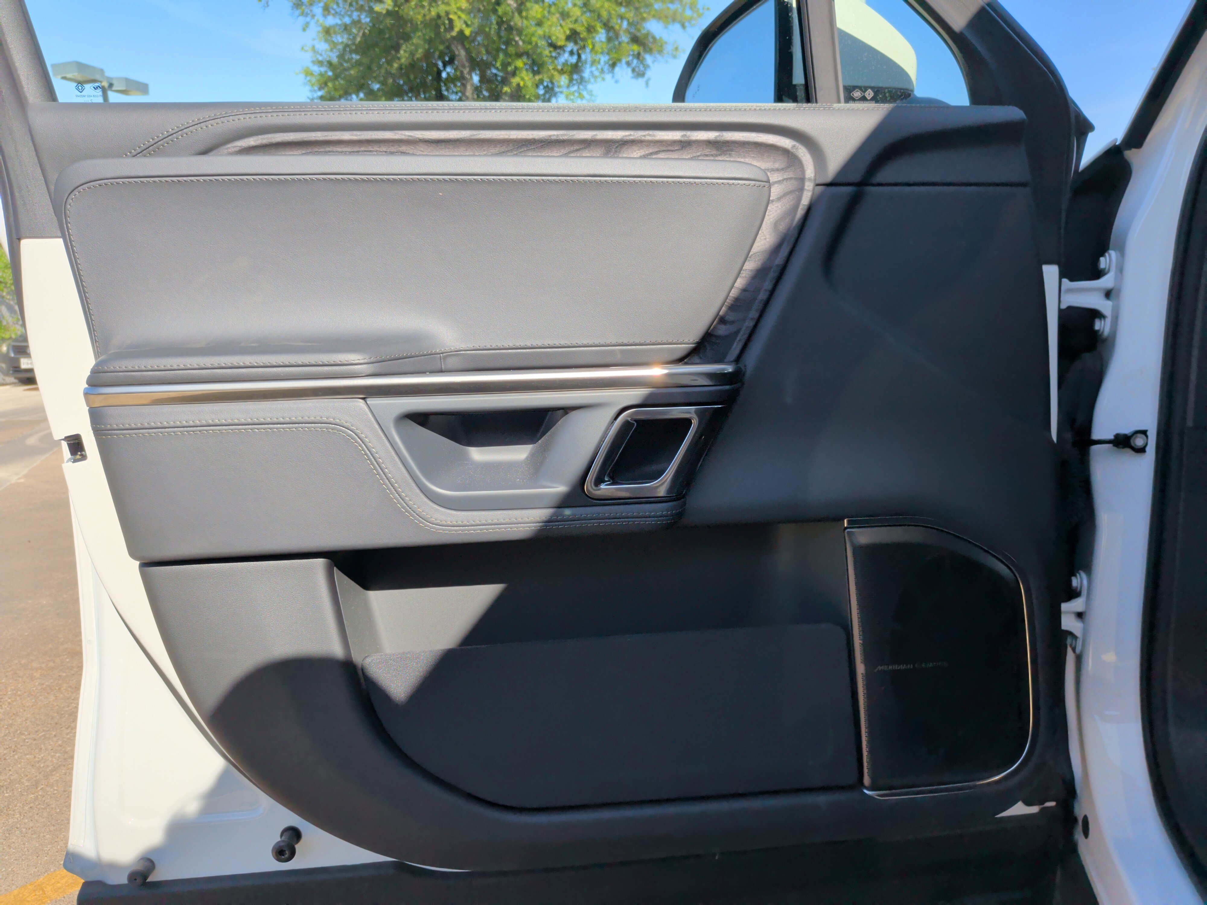 Used 2022 Rivian R1T Adventure AWD/4WD image 14