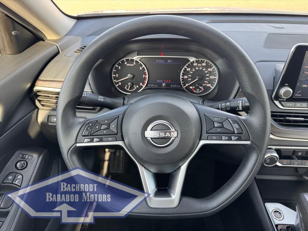 Used 2024 Nissan Altima 2.5 SV image 3