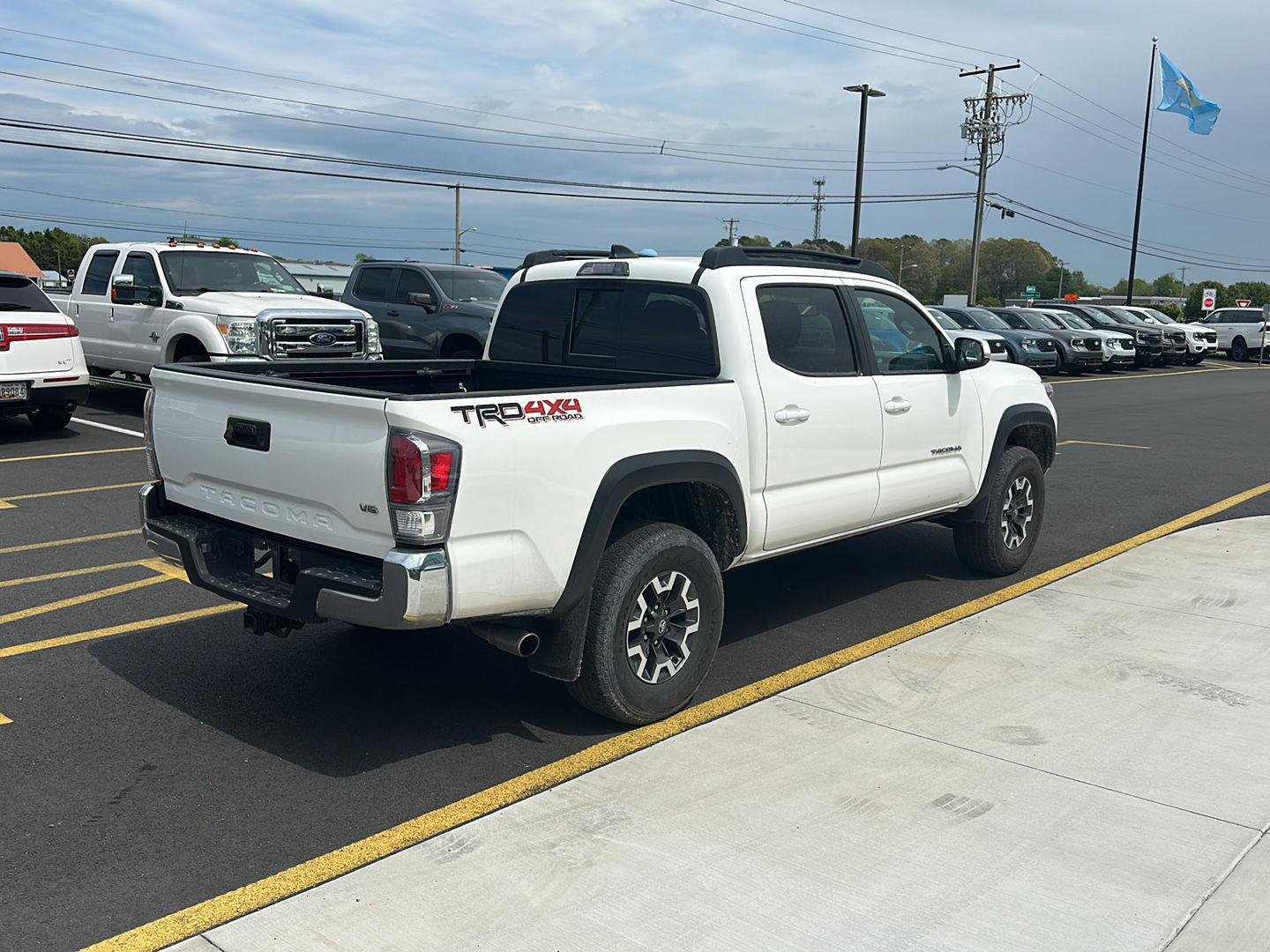 Used 2021 Toyota Tacoma TRD Off-Road image 9
