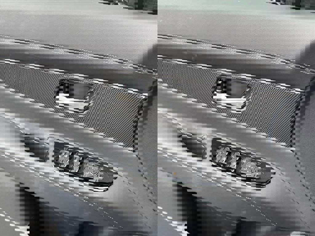 Used 2025 Nissan Murano SV image 17