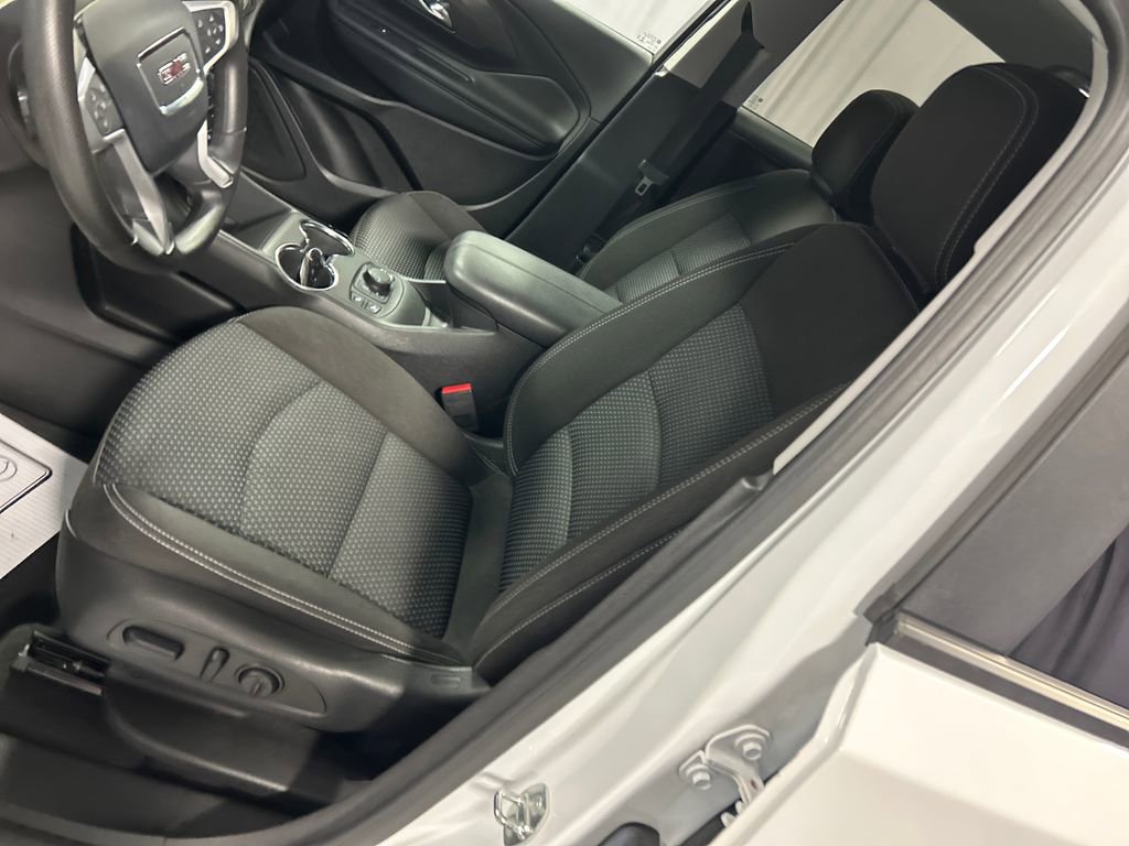 Used 2022 GMC Terrain SLE w/ Driver Convenience Package image 12