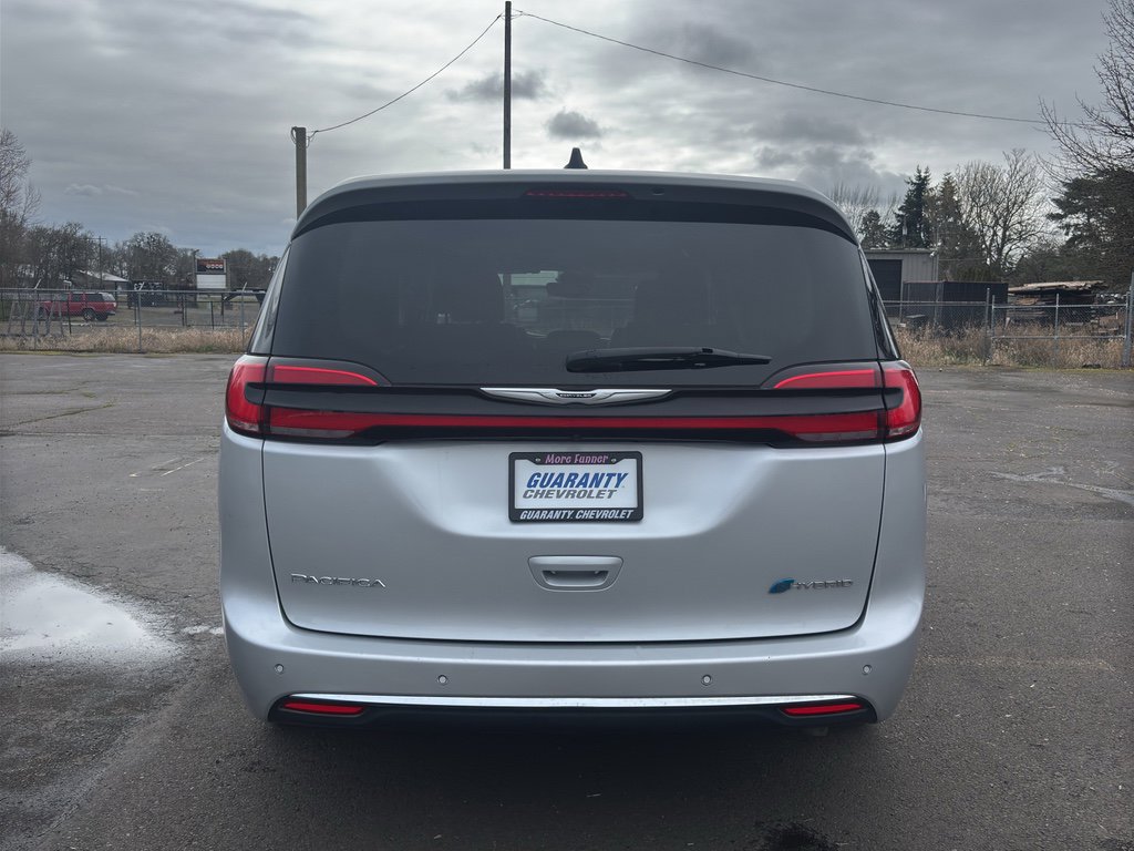 Used 2024 Chrysler Pacifica Select image 24