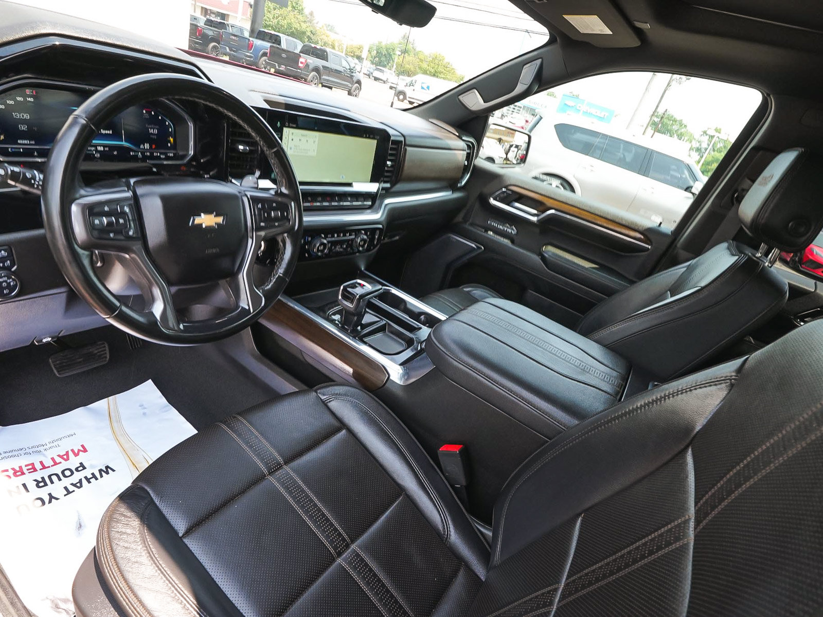 Used 2024 Chevrolet Silverado 1500 High Country w/ Technology Package AWD/4WD image 19